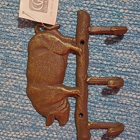 Iron Pig Key Holder - Picture 2 of 5